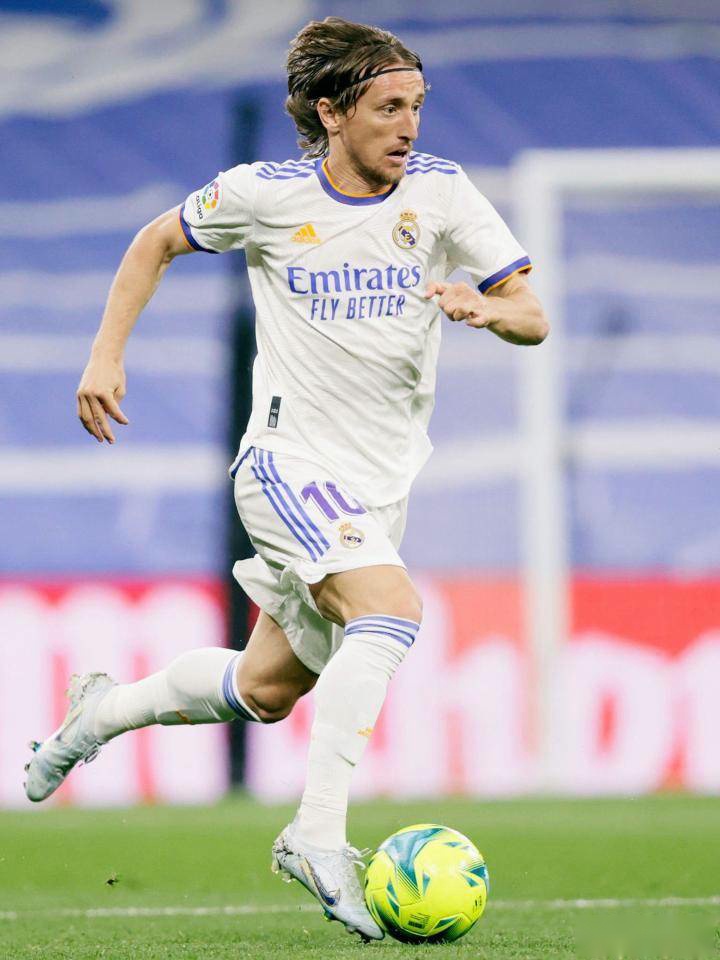 EYBL联赛：张博源砍下20分4篮板，率队打出24分大胜